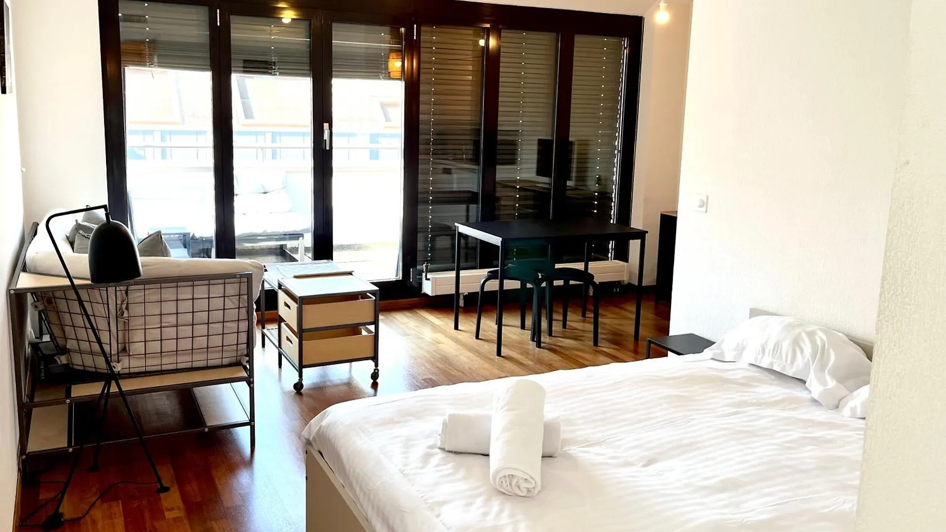 City Center Cosy Studio With Terrace contacts